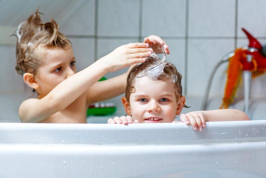 Bojí se koupání? Pomůžou hračky do vany - Lerni.cz