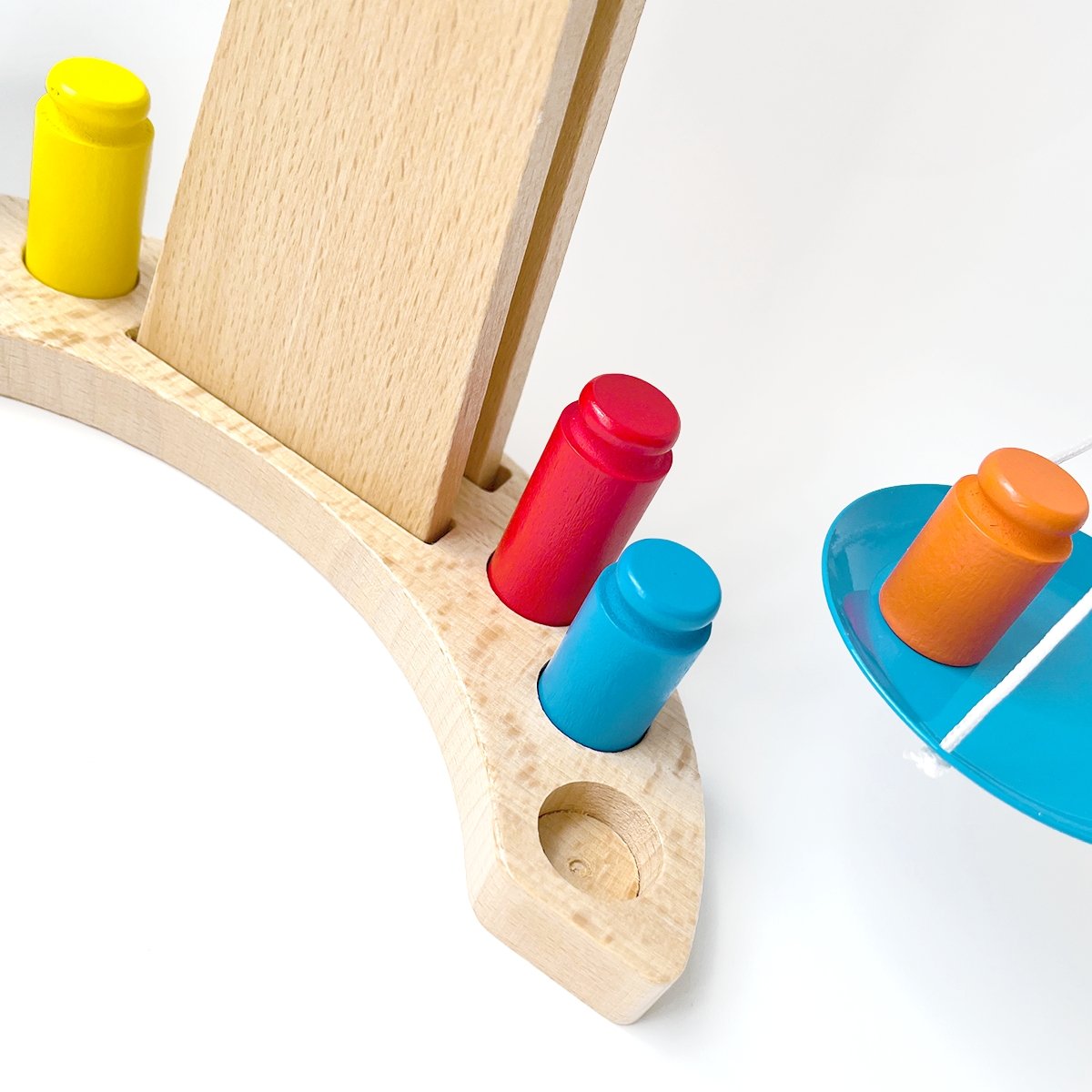 Dřevěná barevná váha Lerni