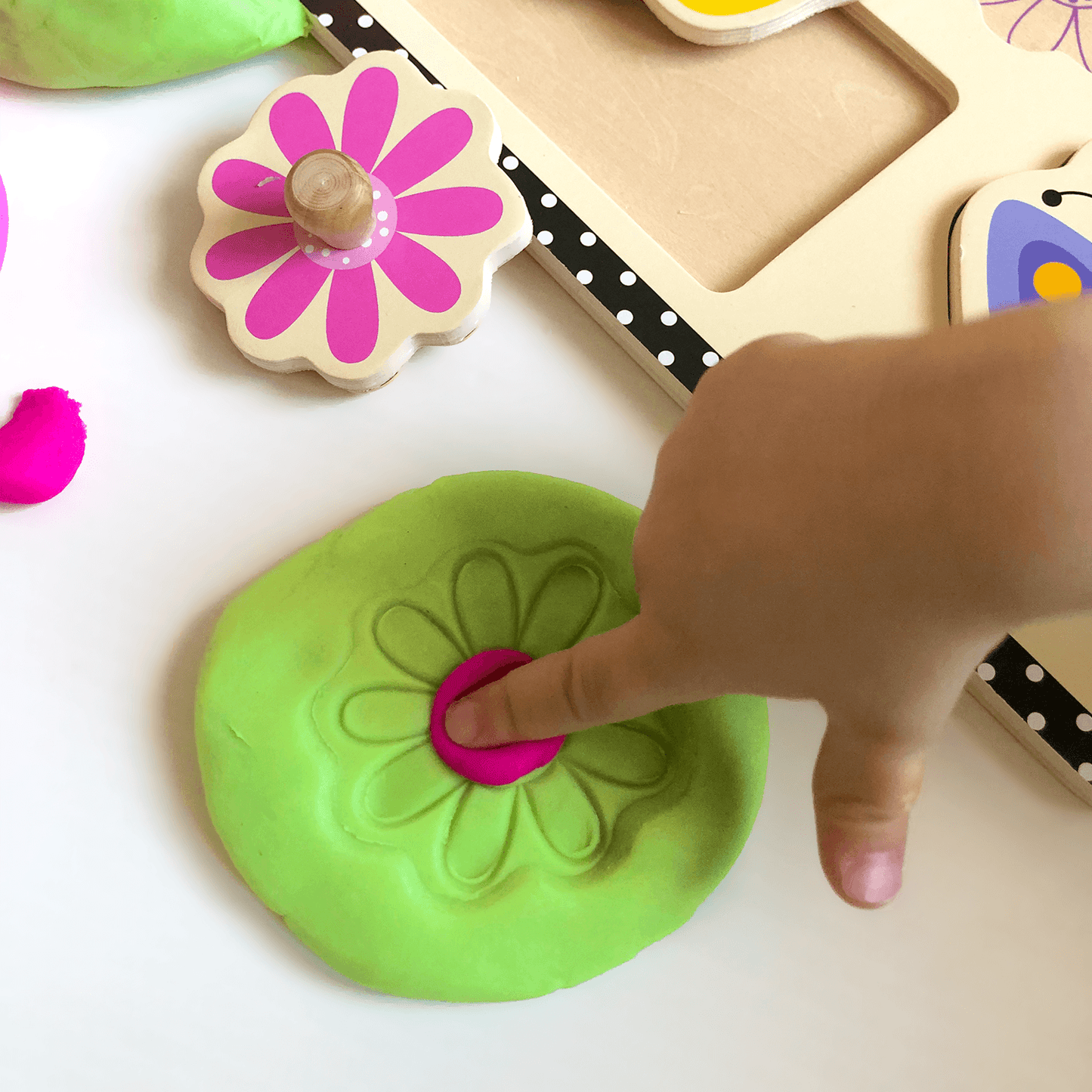 Dřevěná dětská razítka puzzle Kouzelná zahrada - Lerni.cz