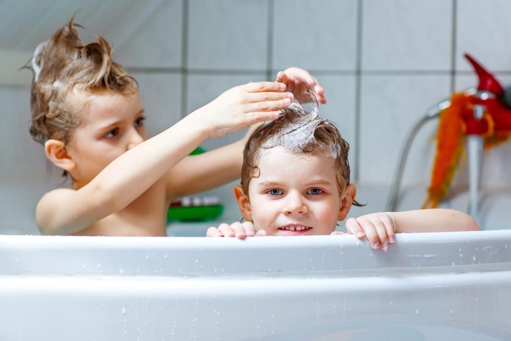 Bojí se koupání? Pomůžou hračky do vany - Lerni.cz