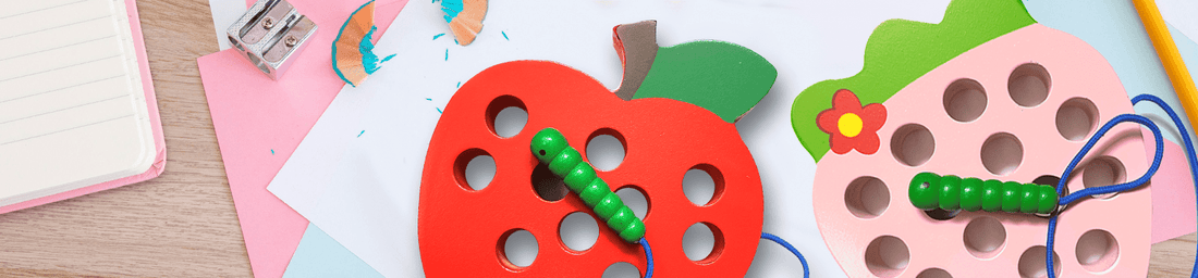 Jednoduchá hračka, která zázračně zaujme dítě? Vyzkoušejte provlékačky! - Lerni.cz